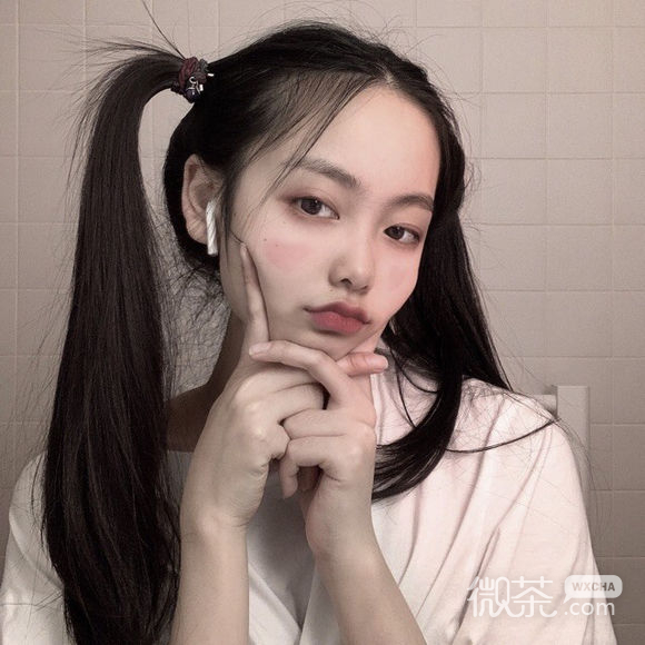 阳光稳重女生头像
