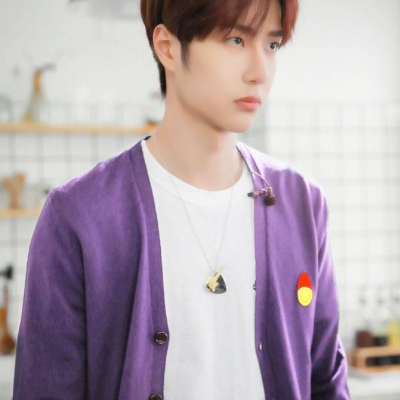 帅气男神王一博系列微信头像套图