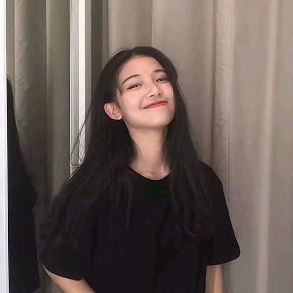清新可爱长发女生头像