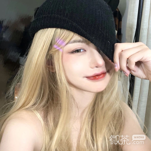冷酷时尚性感女生头像