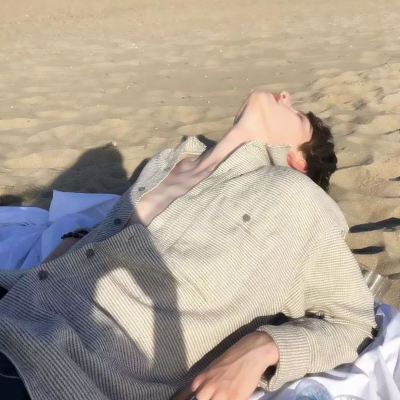 帅气高冷的微信欧美男生头像