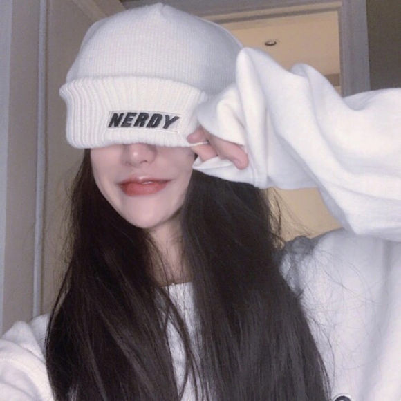 微信潮流高冷时尚女生头像