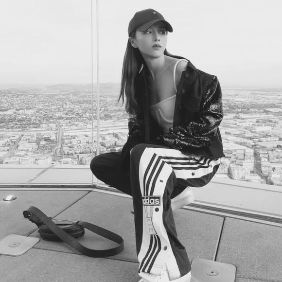 微信小清新干练时尚女生头像