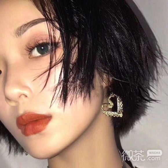 微信小清新干练时尚女生头像
