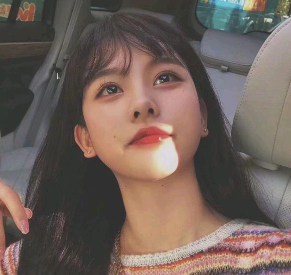 微信小清新干练时尚女生头像