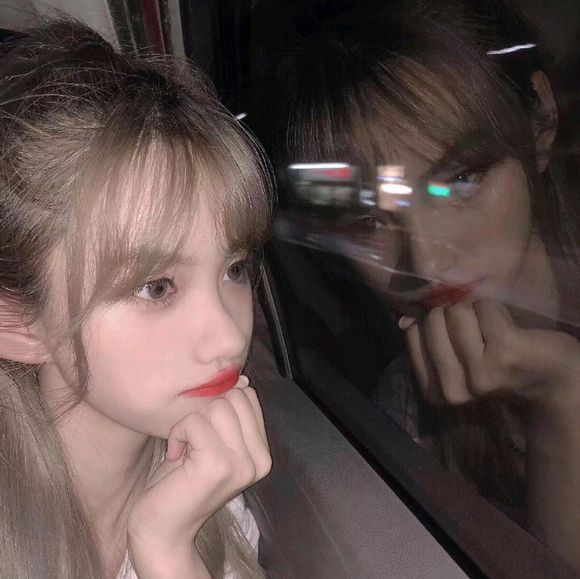 微信小清新干练时尚女生头像