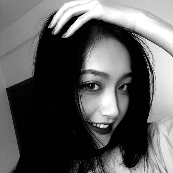 微信小清新干练时尚女生头像