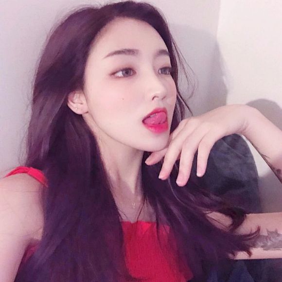 微信软妹长发女生头像