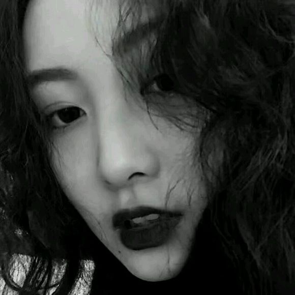 微信小清新干练时尚女生头像