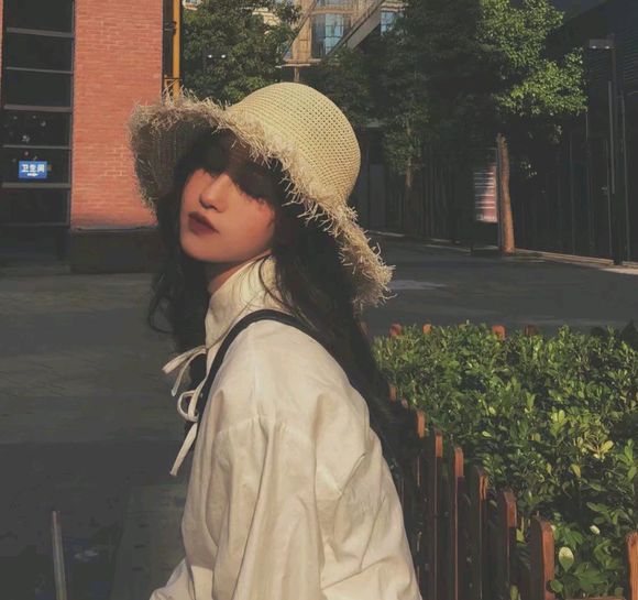 微信小清新干练时尚女生头像