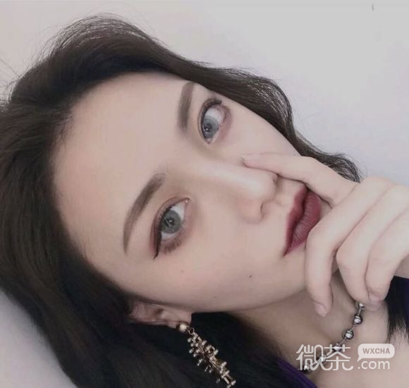 颓废伤感风格微信女生头像