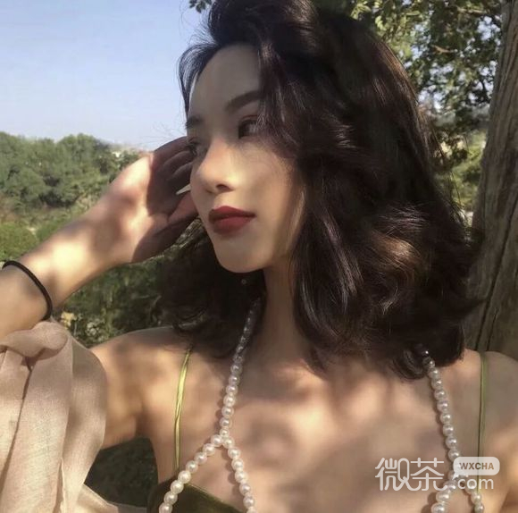 颓废伤感风格微信女生头像