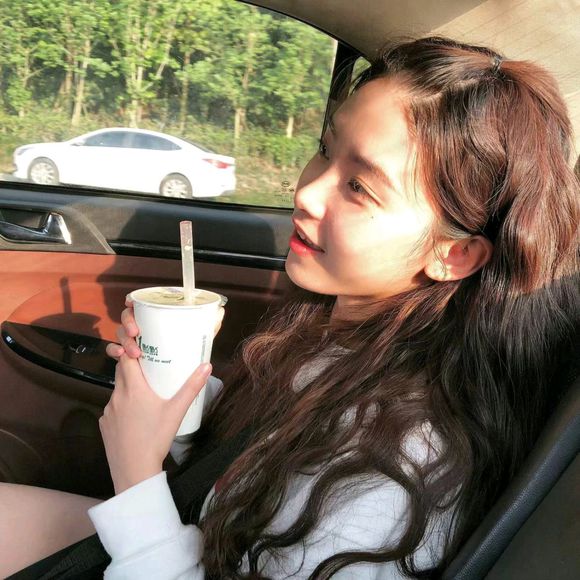 阳光气质女生头像