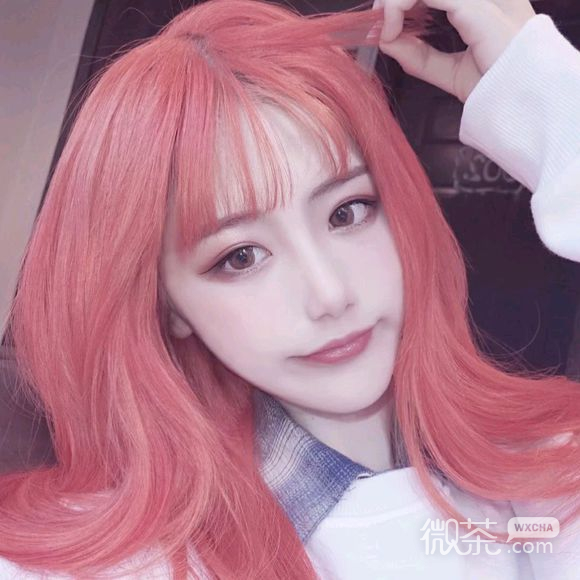 小清新俏皮性感女生头像