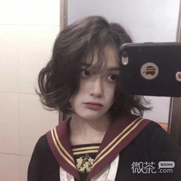小清新俏皮性感女生头像