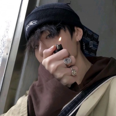 颓废伤感非主流的微信男生头像