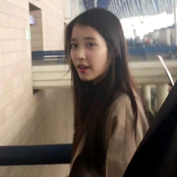 清新气质好看女生头像