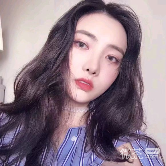 小清新阳光性感女生头像