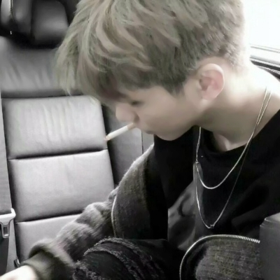 颓废伤感非主流的微信男生头像