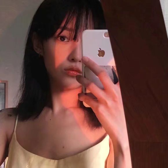 成熟性感阳光女生头像