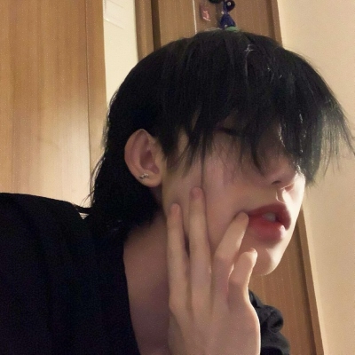 颓废伤感非主流的微信男生头像