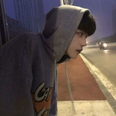 颓废伤感非主流的微信男生头像