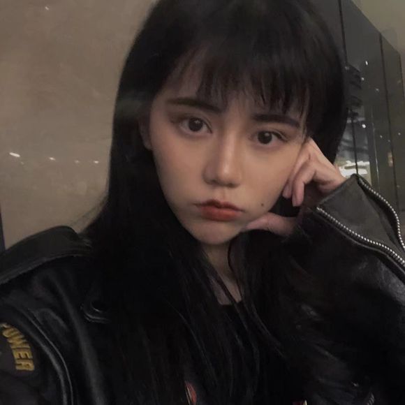 成熟性感阳光女生头像