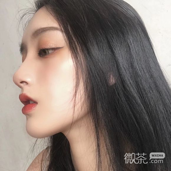 阳光深沉时尚女生头像
