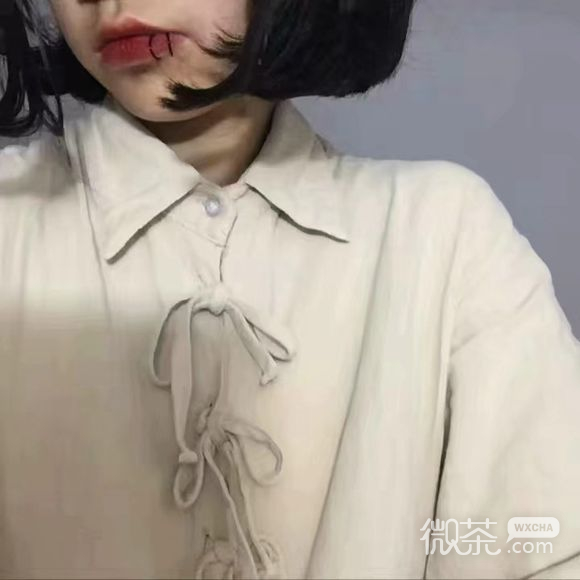 小清新俏皮性感女生头像