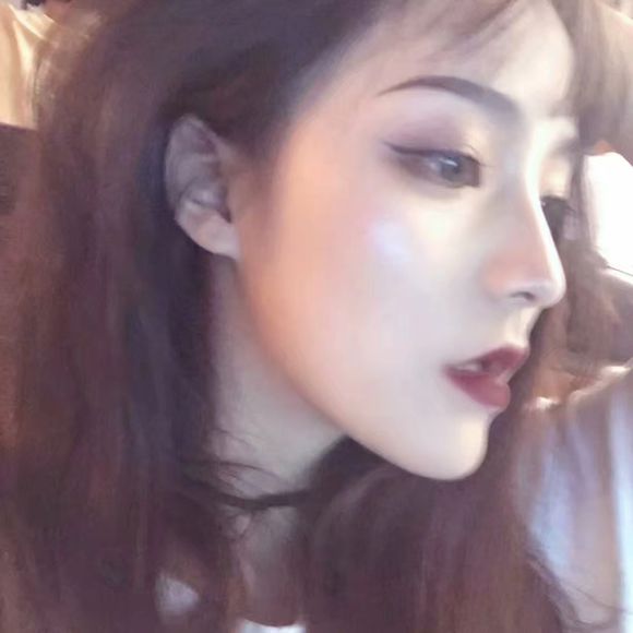 成熟性感阳光女生头像