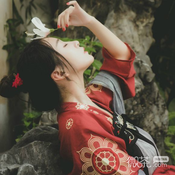 小清新深沉时尚女生头像