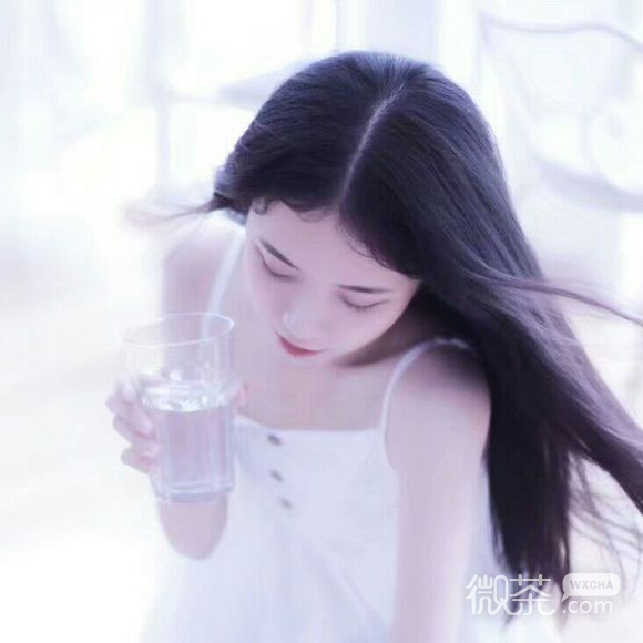 微信冷色系长发女生头像