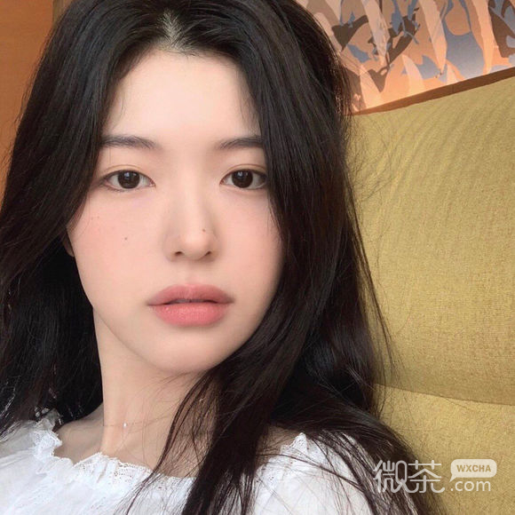 深沉时尚长发女生头像