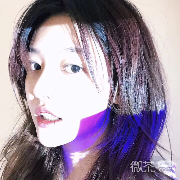深沉时尚长发女生头像