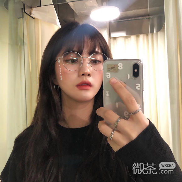 深沉时尚长发女生头像