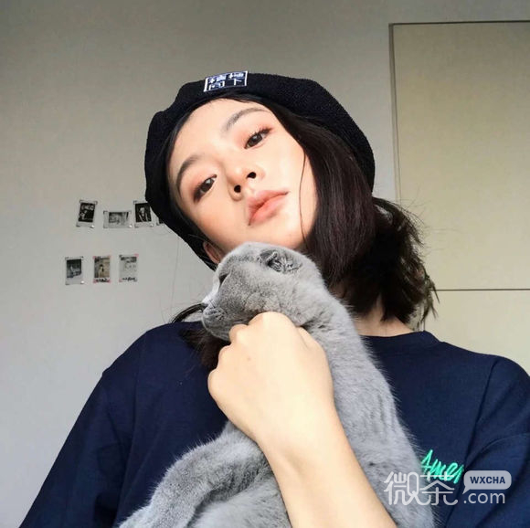 深沉时尚长发女生头像