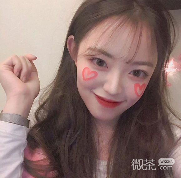 佛系时尚长发女生头像
