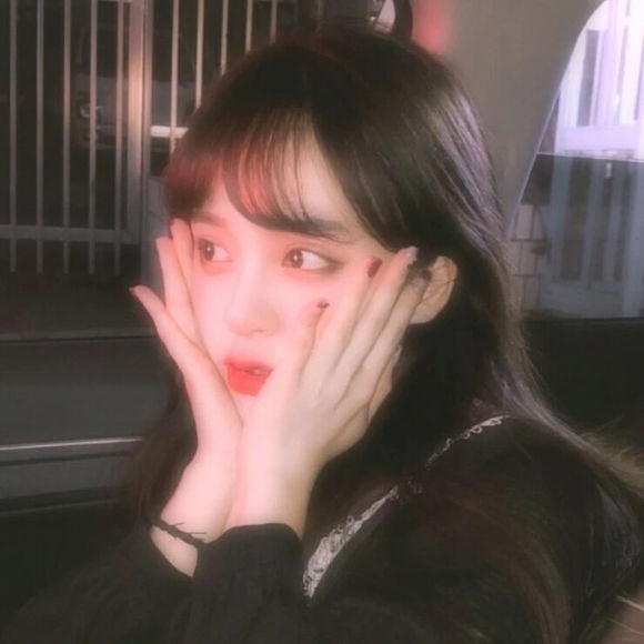 粉嫩清新深沉时尚女生头像