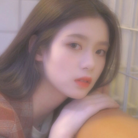 粉嫩清新深沉时尚女生头像