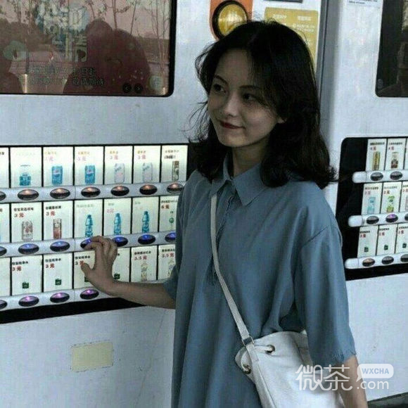 佛系时尚长发女生头像