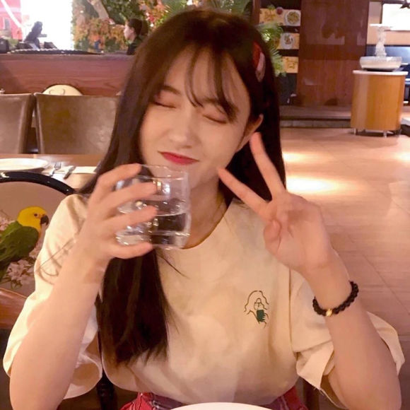 微信清新性感女生头像