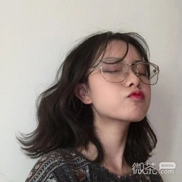 佛系时尚长发女生头像