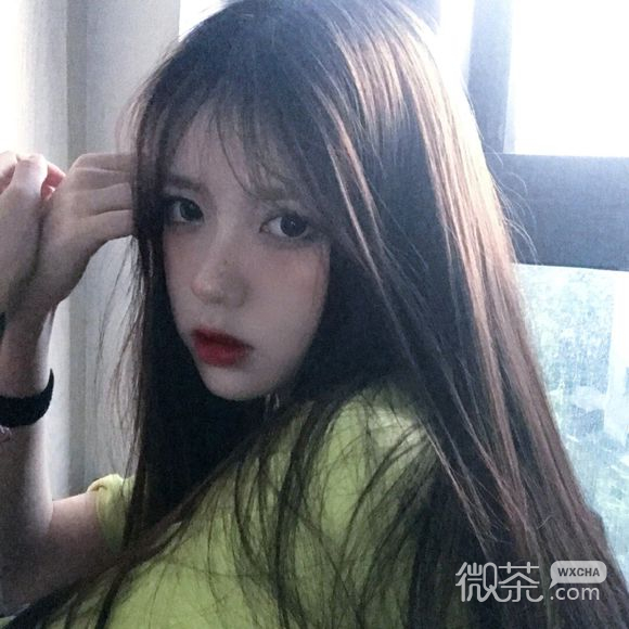 阳光简约时尚性感女生头像
