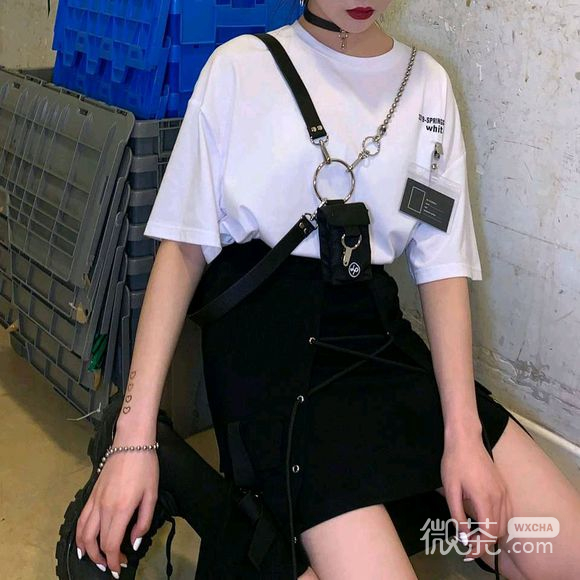 长发时尚清纯女生头像