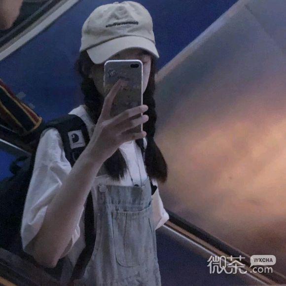 阳光简约时尚性感女生头像