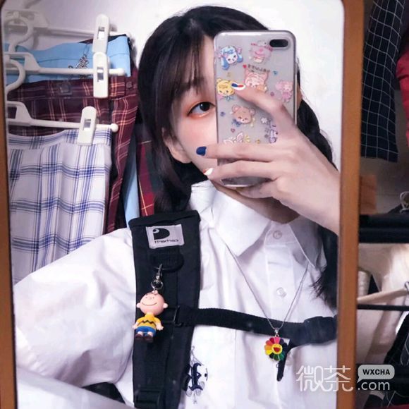 阳光简约时尚性感女生头像
