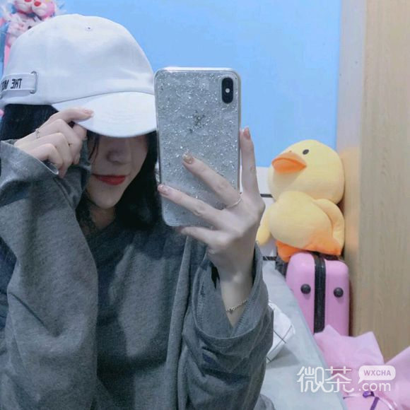 阳光简约时尚性感女生头像