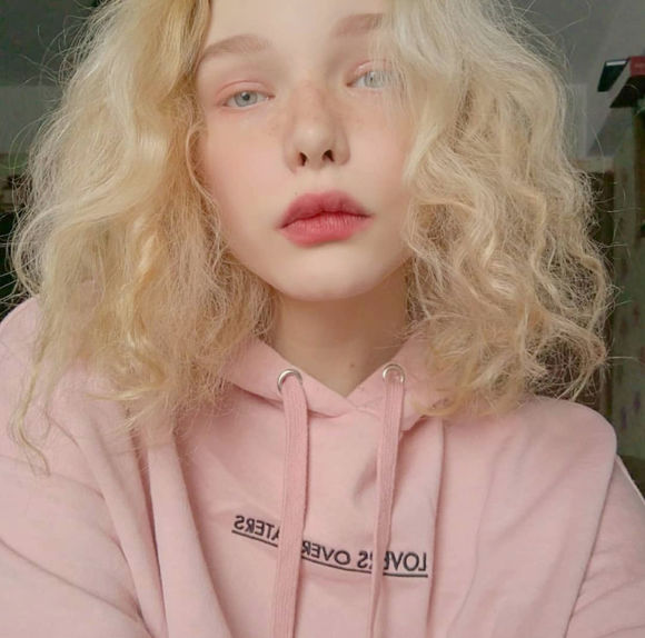 清新可爱佛系女生头像