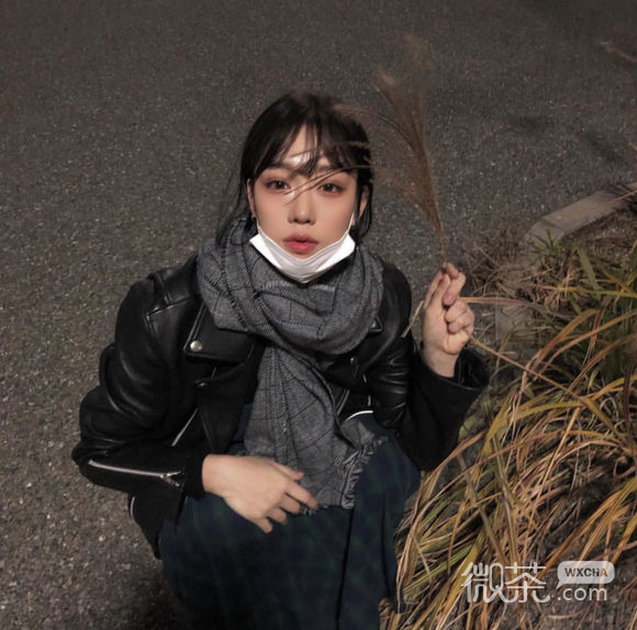深沉洒脱女生头像