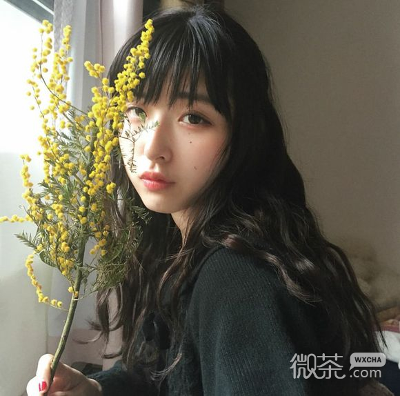深沉冷酷漂亮女生头像